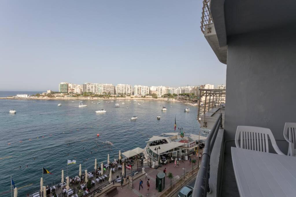 St Julians' Sea Front, Spectacular View, Apartment Сент Джулианс Экстерьер фото