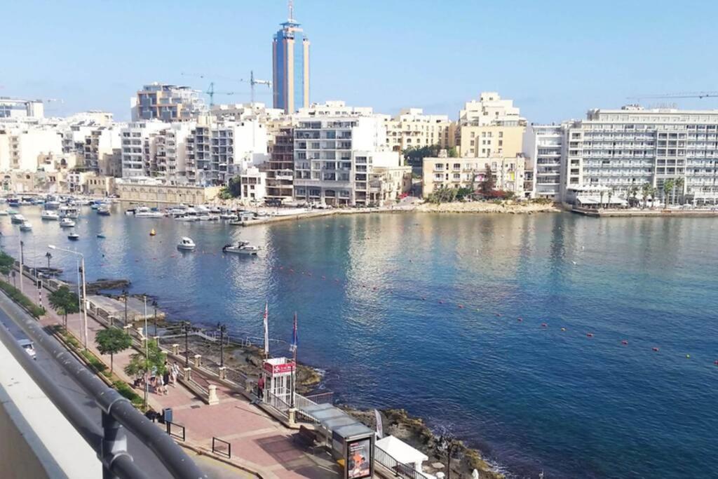 St Julians' Sea Front, Spectacular View, Apartment Сент Джулианс Экстерьер фото