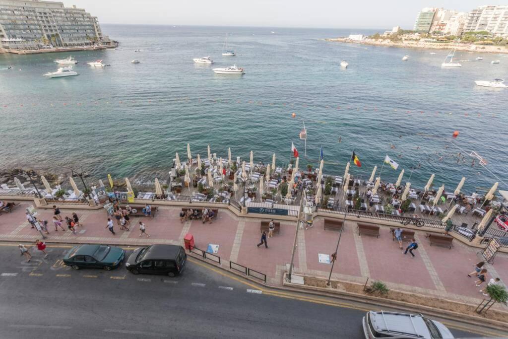 St Julians' Sea Front, Spectacular View, Apartment Сент Джулианс Экстерьер фото