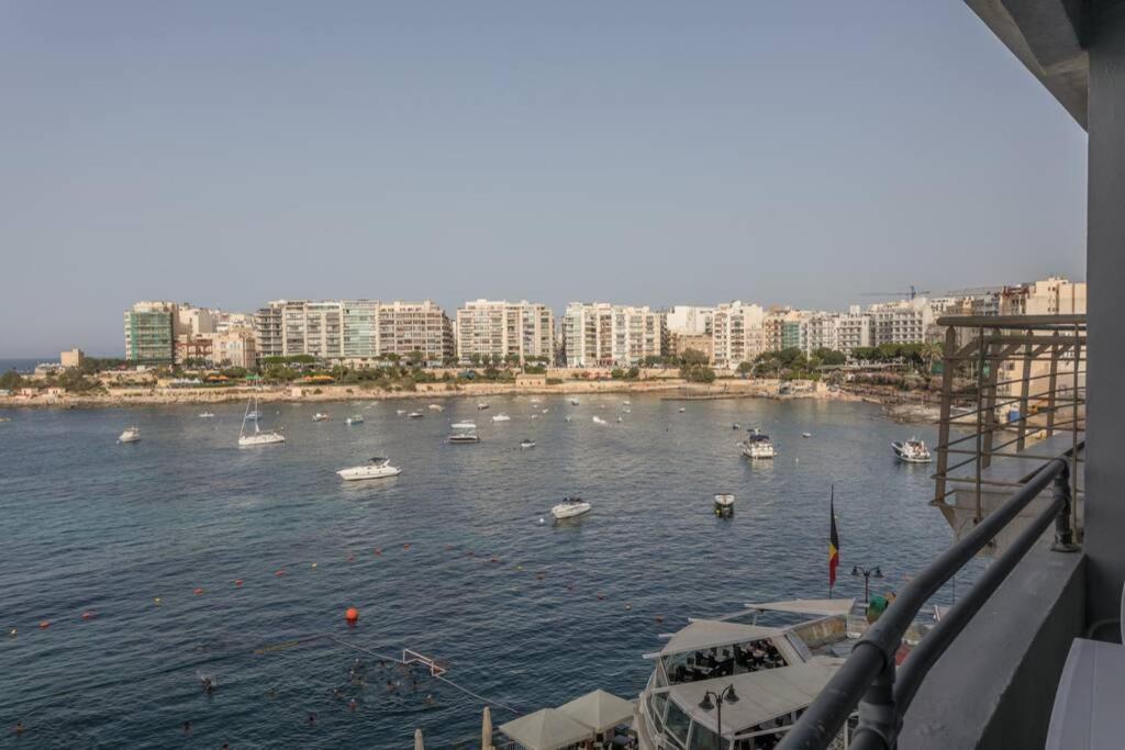 St Julians' Sea Front, Spectacular View, Apartment Сент Джулианс Экстерьер фото